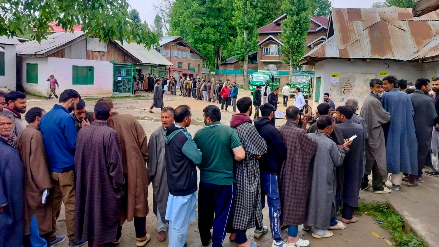 Tỷ lệ cử tri đi bầu cử Hạ viện Ấn Độ giảm trong đợt 4